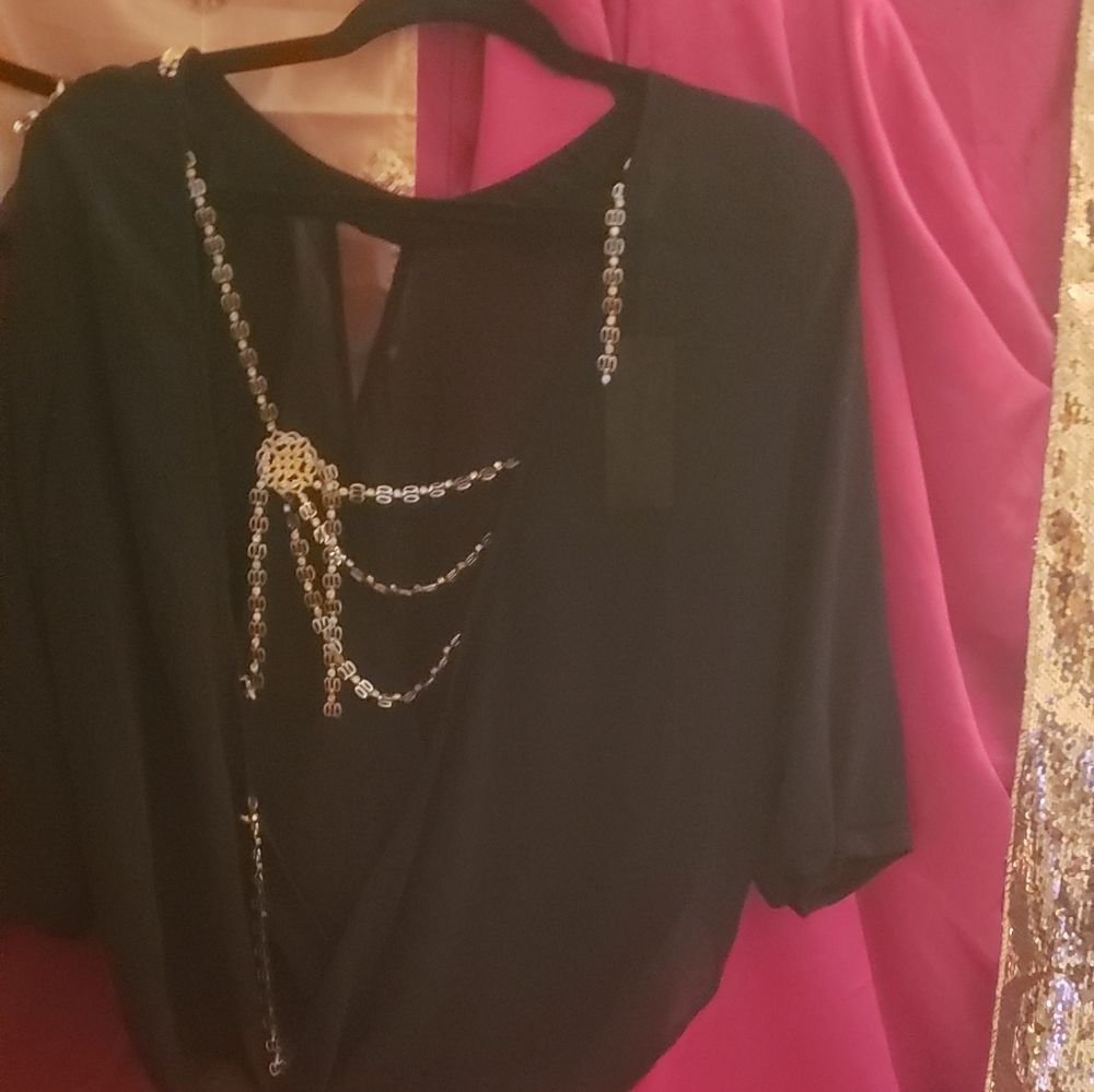 Tops - Picture 2 of 7